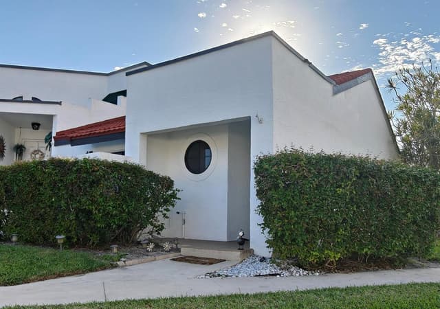 385 NW 36th Avenue, Deerfield Beach FL 33442 - Deerfield Beach, FL - Photo 2