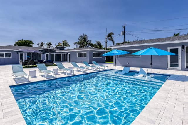 2017 NE 26th Street, Wilton Manors FL 33305 - Wilton Manors, FL - Photo 2