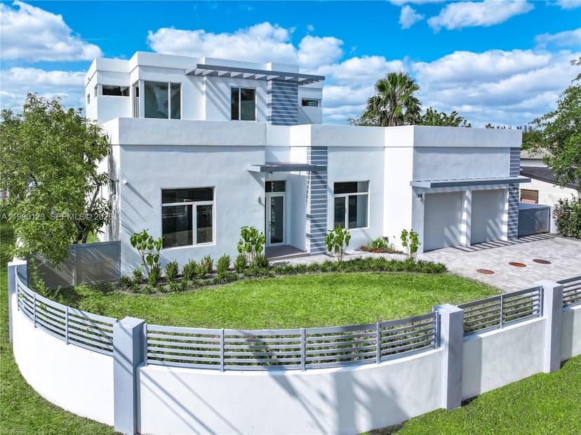 9895 NW 26th St, Doral FL 33172
