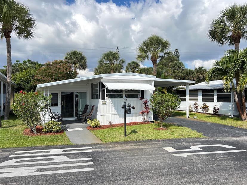 615 Alamanda Lane, Deerfield Beach FL 33442