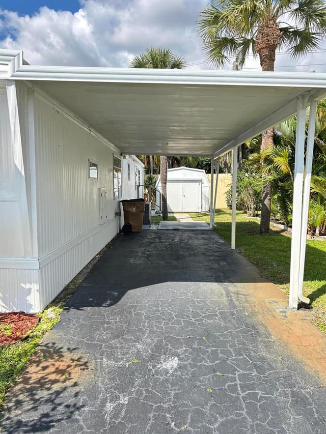615 Alamanda Lane, Deerfield Beach FL 33442 - Deerfield Beach, FL - Photo 4