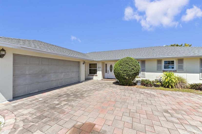 315 SW 12th Avenue, Boynton Beach FL 33435