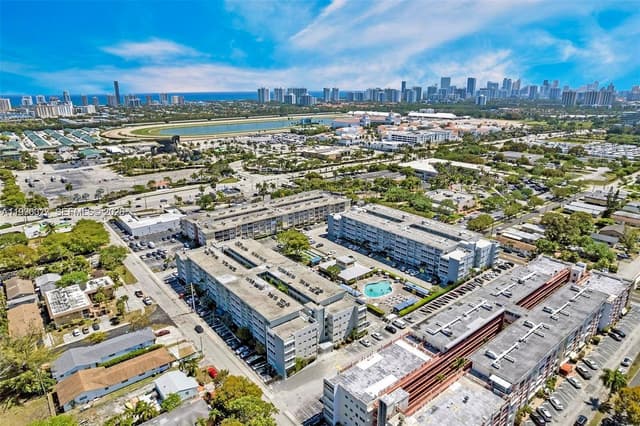 330 SE 2nd St # 101G, Hallandale Beach FL 33009 - Hallandale Beach, FL - Photo 2