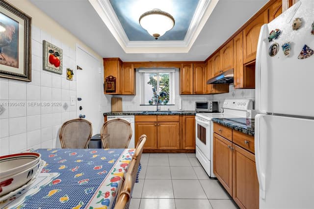 1965 S Ocean Blvd # 203, Lauderdale By The Sea FL 33062 - Lauderdale By The Sea, FL - Photo 4