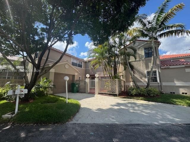 10944 Neptune Dr, Cooper City FL 33026