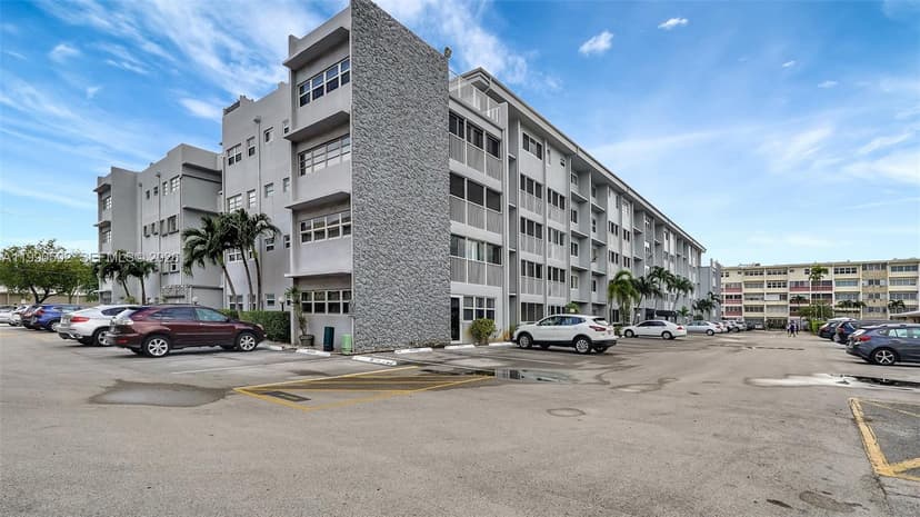 329 SE 3rd St # 502T, Hallandale Beach FL 33009