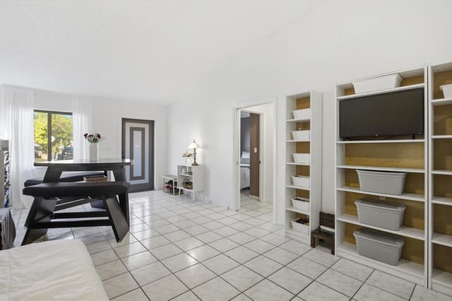 5465 W 27th Lane, Hialeah FL 33016 - Hialeah, FL - Photo 6