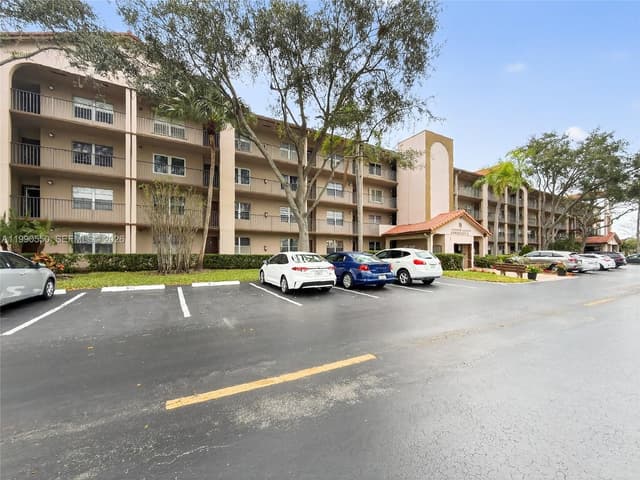 1000 SW 125th Ave # 102N, Pembroke Pines FL 33027 - Pembroke Pines, FL - Photo 3