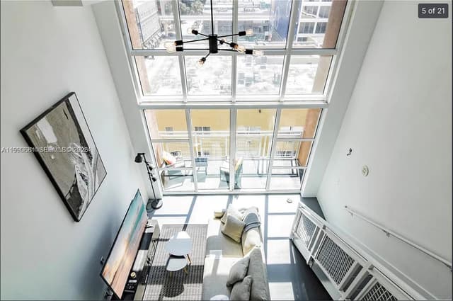 253 NE 2nd St # 617, Miami FL 33132 - Miami, FL - Photo 2
