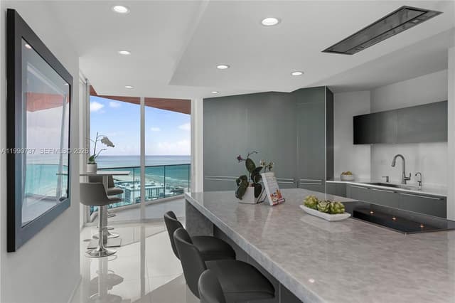 300 S Pointe Dr # 3405, Miami Beach FL 33139 - Miami Beach, FL - Photo 5