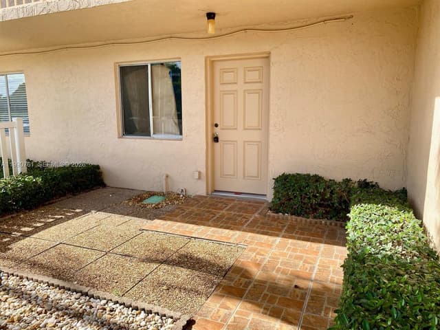 6935 Huntington Ln # 108, Delray Beach FL 33446 - Delray Beach, FL - Photo 2
