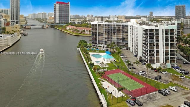 200 Leslie Dr # 425, Hallandale Beach FL 33009 - Hallandale Beach, FL - Photo 5