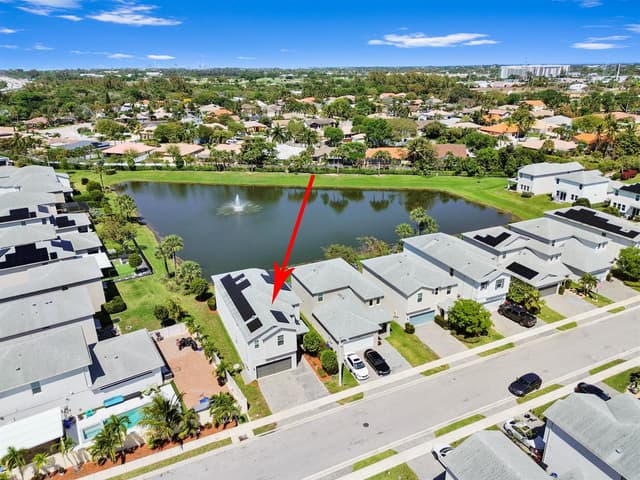 1826 Lake Cove Drive, Lake Worth FL 33460 - Lake Worth, FL - Photo 2