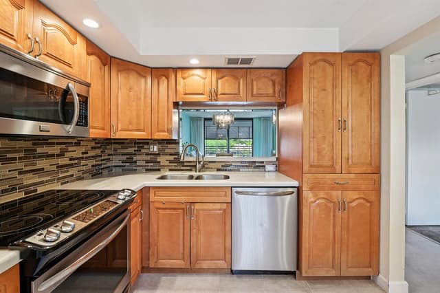 1101 Colony Point Circle # 404, Pembroke Pines FL 33026 - Pembroke Pines, FL - Photo 3