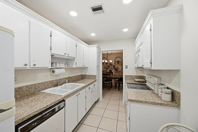 14589 Canalview Drive # B, Delray Beach FL 33484 - Delray Beach, FL - Photo 6