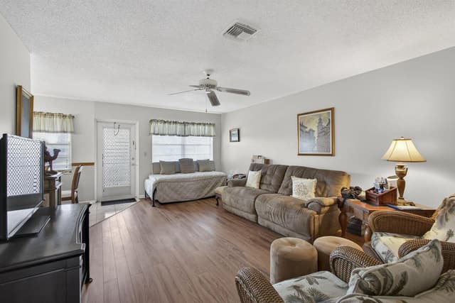 272 Bedford K, West Palm Beach FL 33417 - West Palm Beach, FL - Photo 2