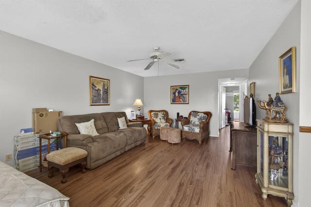 272 Bedford K, West Palm Beach FL 33417 - West Palm Beach, FL - Photo 4