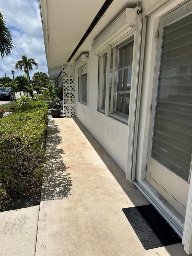 728 Ridge Road # 31, Lantana FL 33462 - Lantana, FL - Photo 2