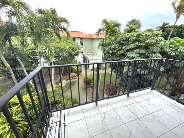 805 W Oakland Park Blvd # D19, Oakland Park FL 33311 - Oakland Park, FL - Photo 2