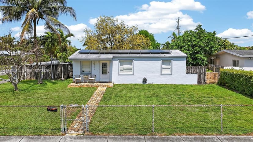 10055 SW 52nd Ter, Miami FL 33165