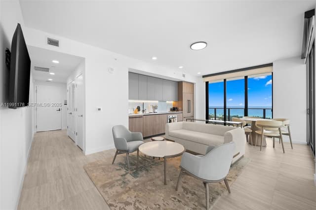 580 72nd St # 1402, Miami Beach FL 33141 - Miami Beach, FL - Photo 2