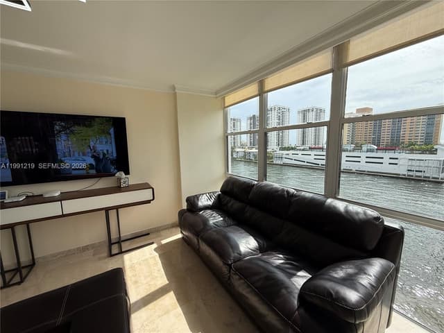 1000 Parkview Dr # 720, Hallandale Beach FL 33009 - Hallandale Beach, FL - Photo 2