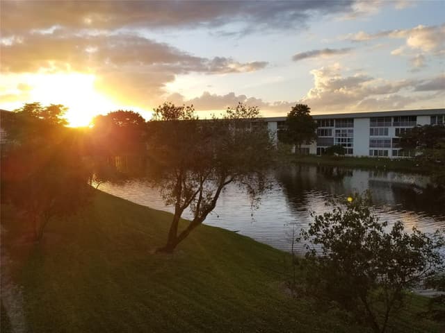 1705 Andros Isle # O3, Coconut Creek FL 33066 - Coconut Creek, FL - Photo 4