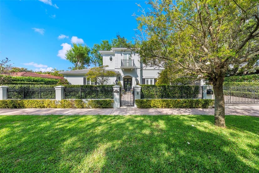 6900 Altamira St, Coral Gables FL 33146