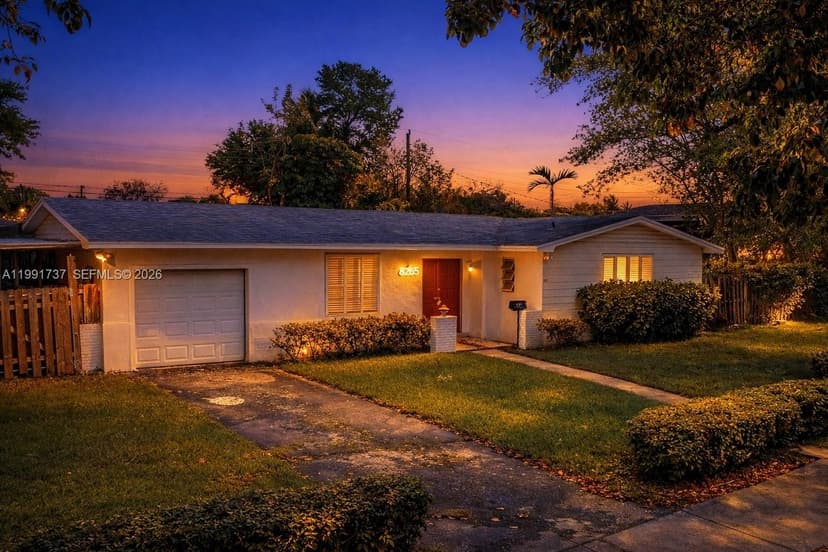 8285 SW 104th St, Miami FL 33156