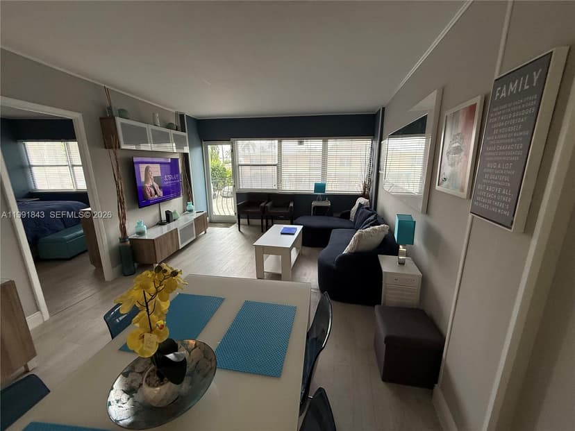 3250 NE 28th St # 212, Fort Lauderdale FL 33308