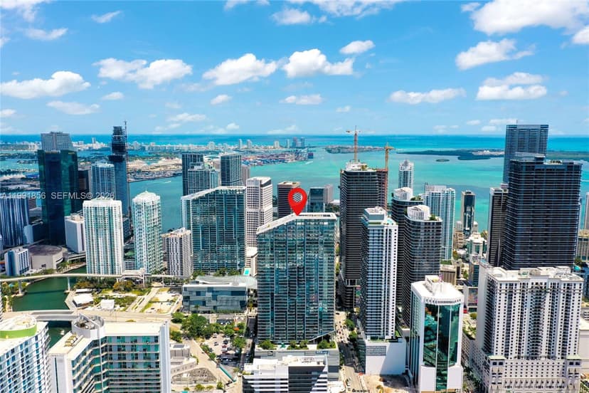 88 SW 7th St # 904, Miami FL 33130