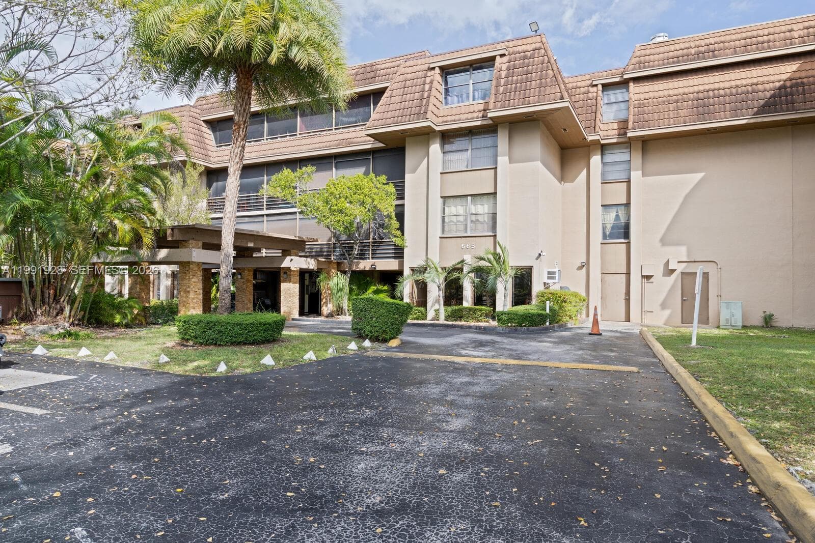 665 NE 195th St # 222, Miami FL 33179 - Miami, FL - Photo 1