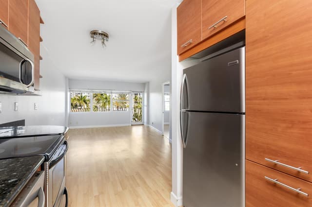 3250 NE 28th Street # 404, Fort Lauderdale FL 33308 - Fort Lauderdale, FL - Photo 3