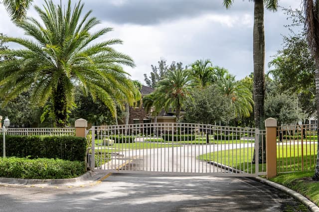 9900 Winding Rdg Lane, Davie FL 33324 - Davie, FL - Photo 6