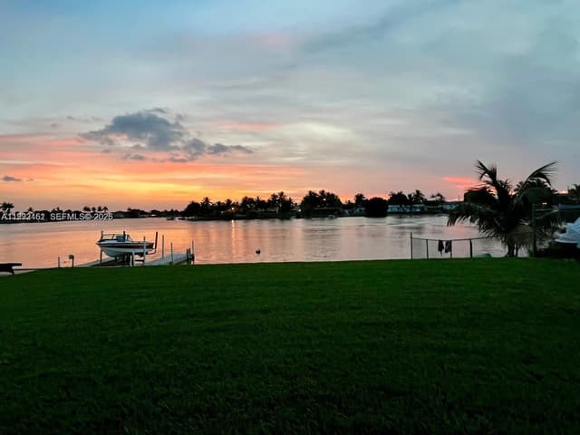 18400 NW 78th Ave, Hialeah FL 33015 - Hialeah, FL - Photo 2