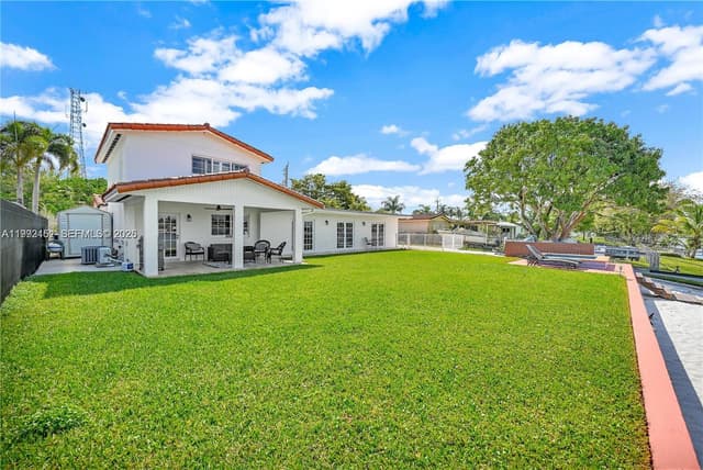 18400 NW 78th Ave, Hialeah FL 33015 - Hialeah, FL - Photo 4