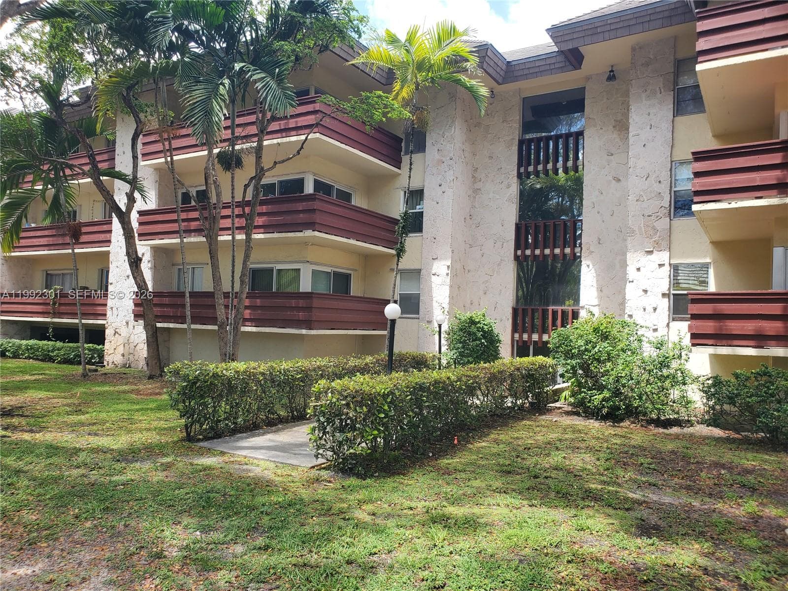 1205 Mariposa Ave # 206, Coral Gables FL 33146 - Coral Gables, FL - Photo 1