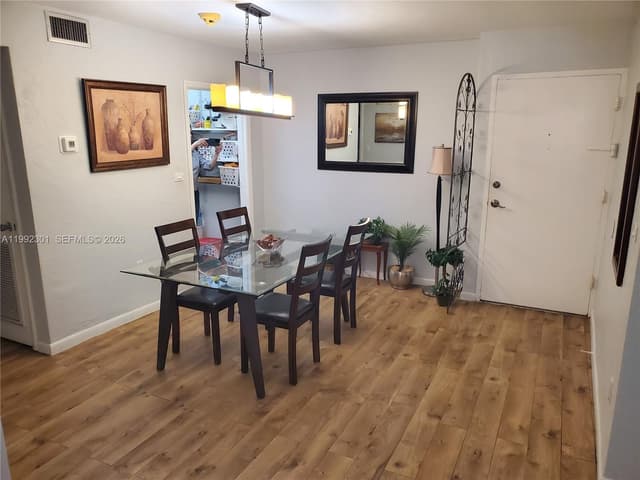 1205 Mariposa Ave # 206, Coral Gables FL 33146 - Coral Gables, FL - Photo 4