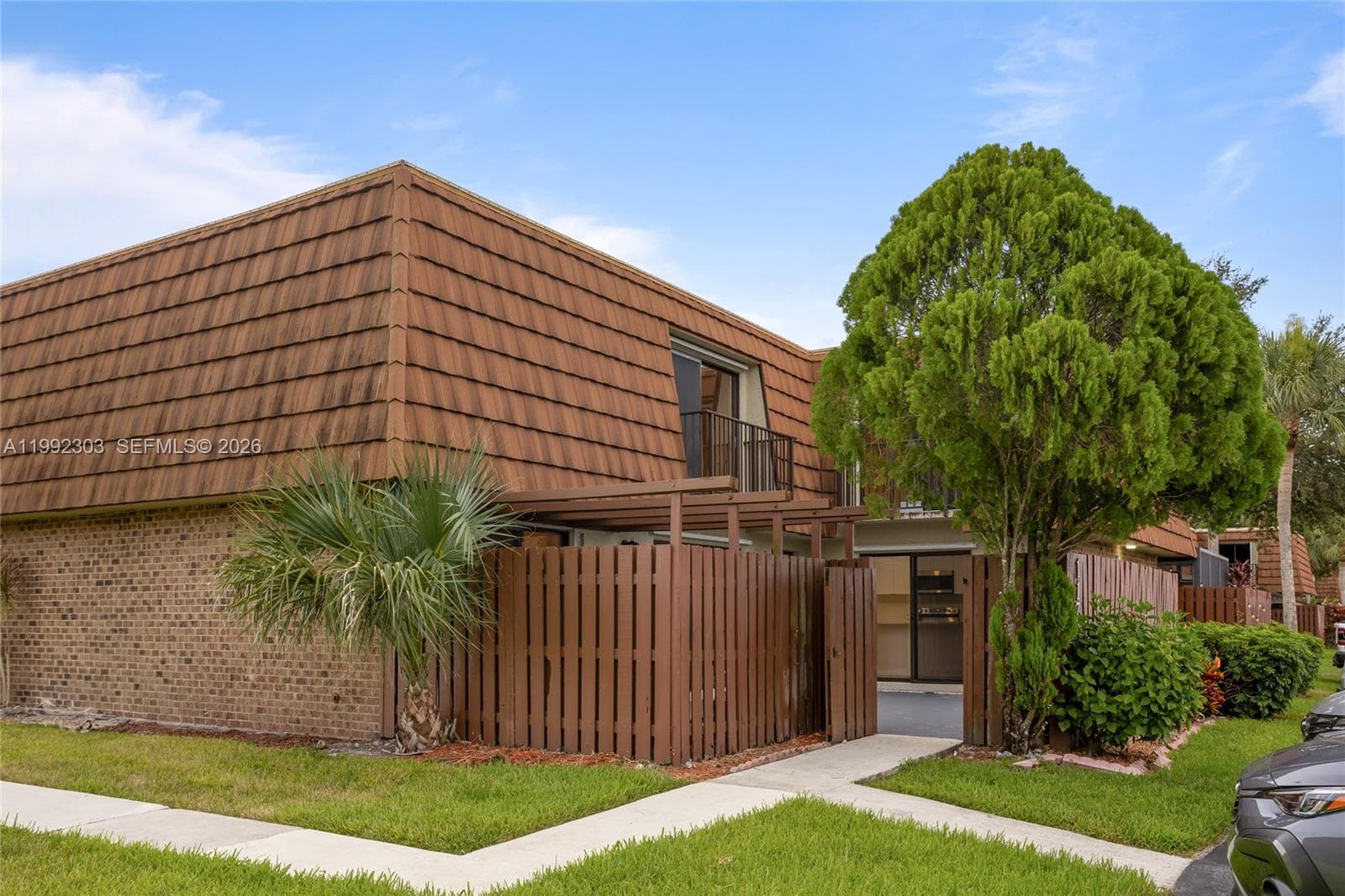1170 SW 118th Ter, Davie FL 33325 - Davie, FL - Photo 1