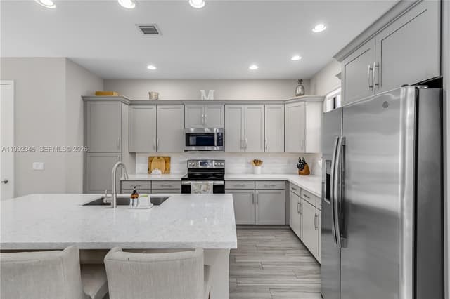 20921 NW 1st Ct, Pembroke Pines FL 33029 - Pembroke Pines, FL - Photo 6