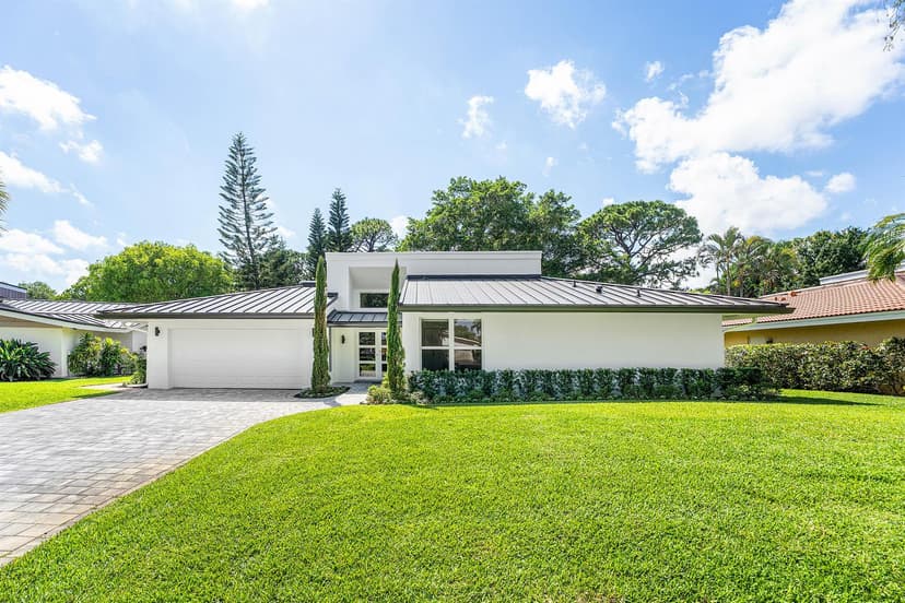 654 W Lakewoode Circle, Delray Beach FL 33445