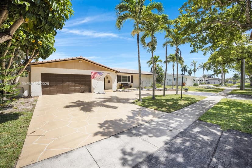6121 SW 16th St, Plantation FL 33317