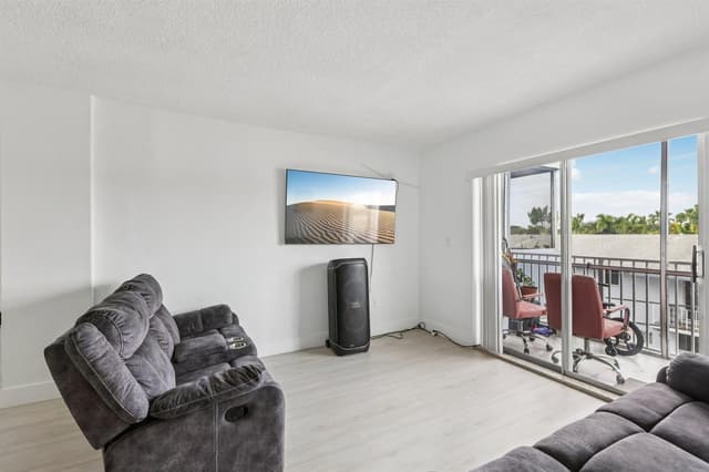 1735 NE 164th Street # 304, North Miami Beach FL 33162 - North Miami Beach, FL - Photo 4