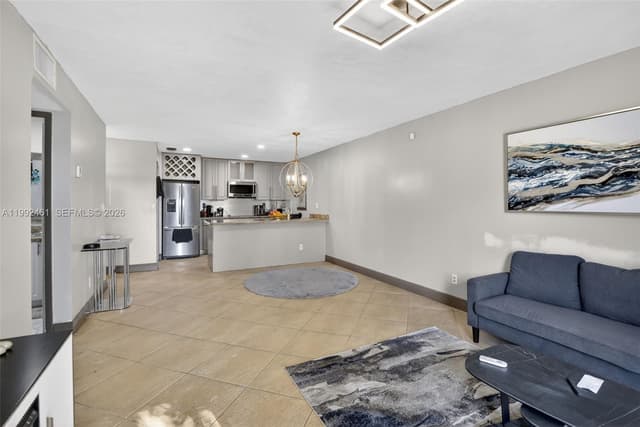 1250 SW 113th Ter # 201, Pembroke Pines FL 33025 - Pembroke Pines, FL - Photo 7