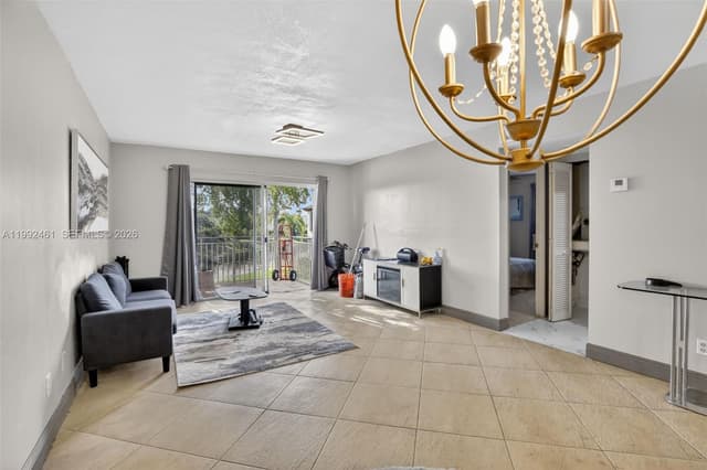 1250 SW 113th Ter # 201, Pembroke Pines FL 33025 - Pembroke Pines, FL - Photo 4