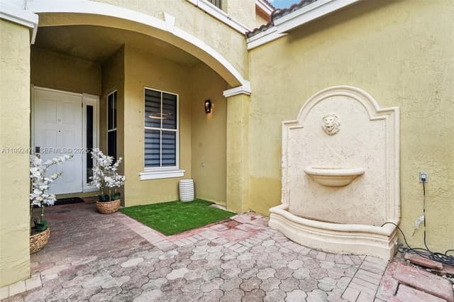 13247 SW 26th St, Miramar FL 33027 - Miramar, FL - Photo 6