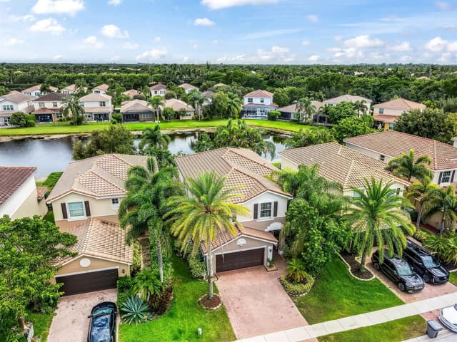 8292 Calabria Lakes Drive, Boynton Beach FL 33473 - Boynton Beach, FL - Photo 6
