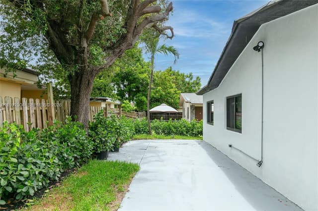 6125 SW 40th Ct, Miramar FL 33023 - Miramar, FL - Photo 4