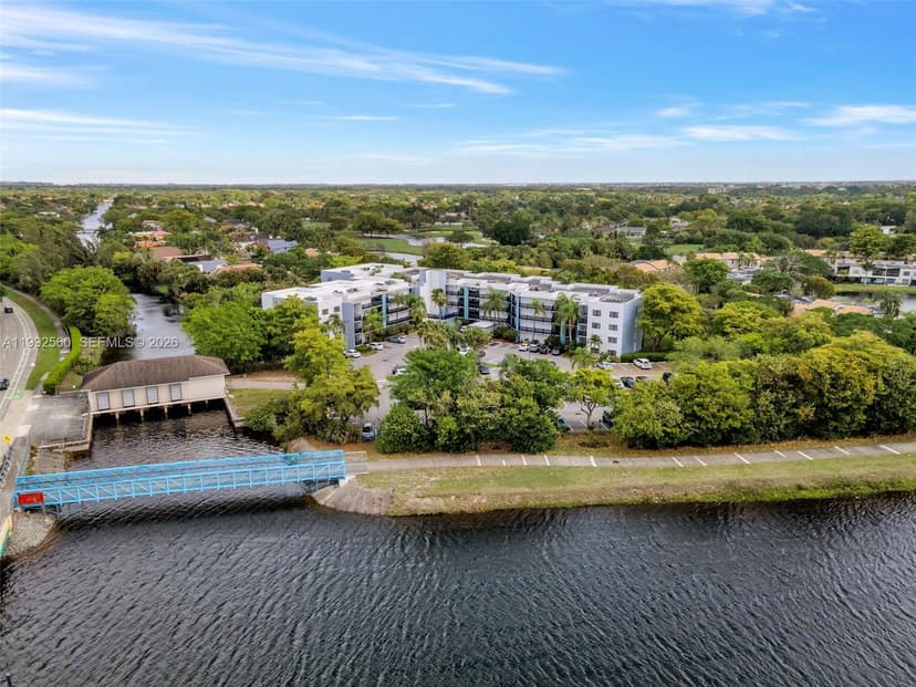1021 Mockingbird Ln # 302, Plantation FL 33324