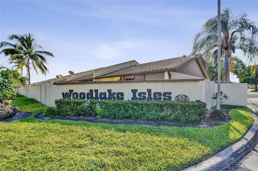 707 Banks Rd, Margate FL 33063